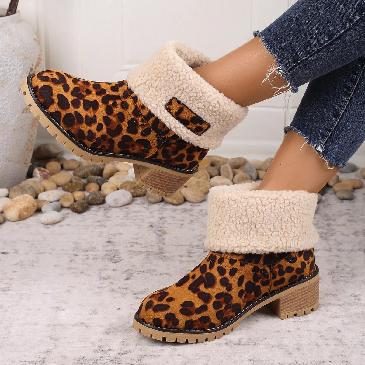 Women's Winter Snow Boots – Warm Comfortable Outdoor Shoes