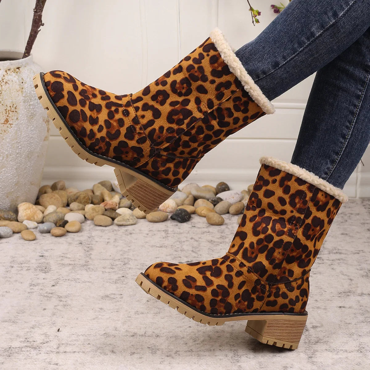 Women's Winter Snow Boots – Warm Comfortable Outdoor Shoes
