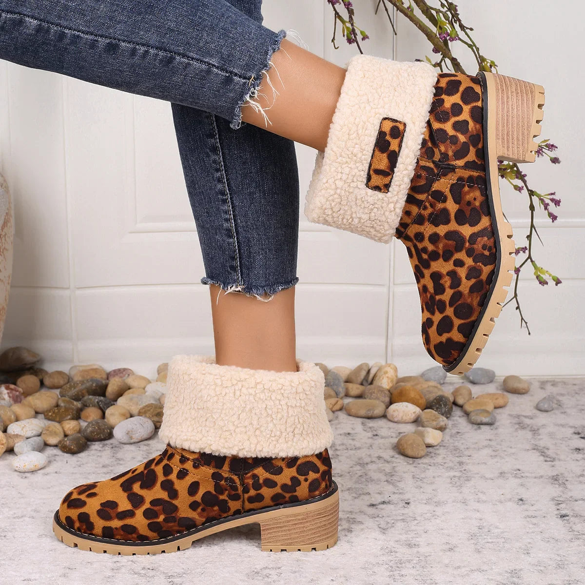 Women's Winter Snow Boots – Warm Comfortable Outdoor Shoes